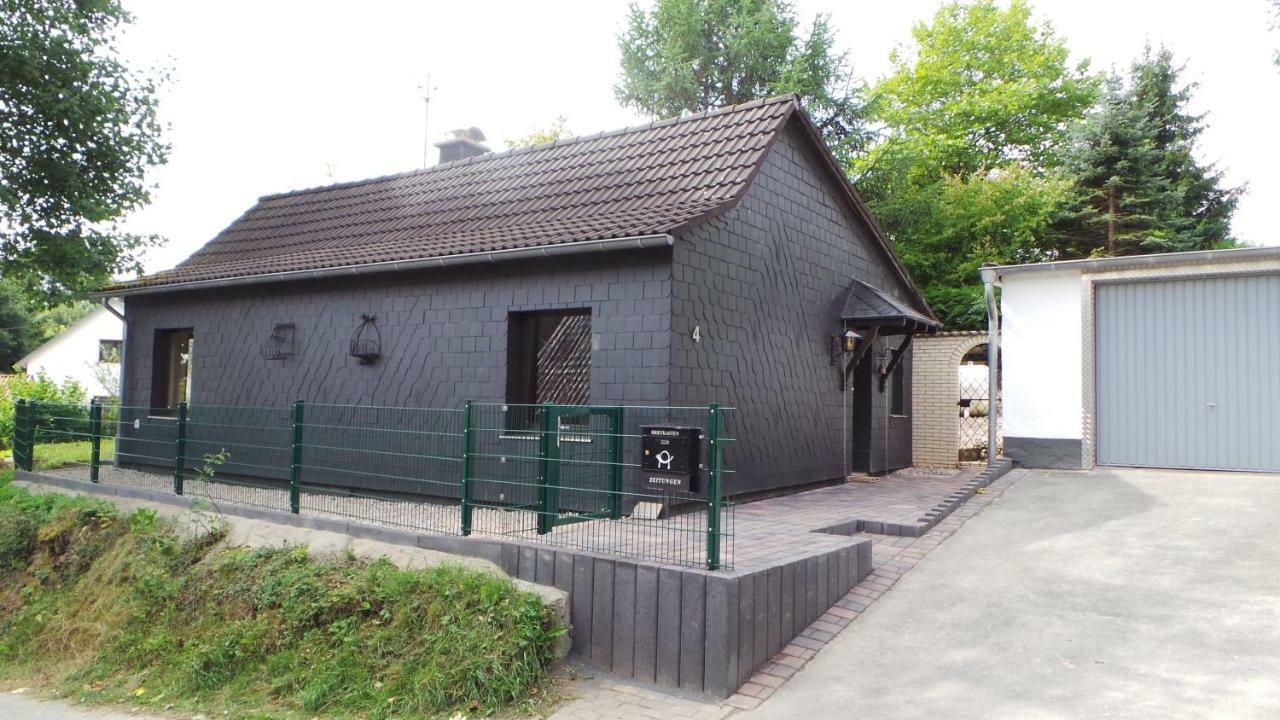 Blumenstein Ferienhaus Kall Exteriör bild